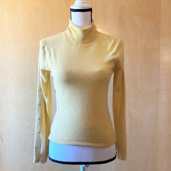 New Sz XS Prague Yellow Button Sleeve Turtleneck - Picture 1 of 4